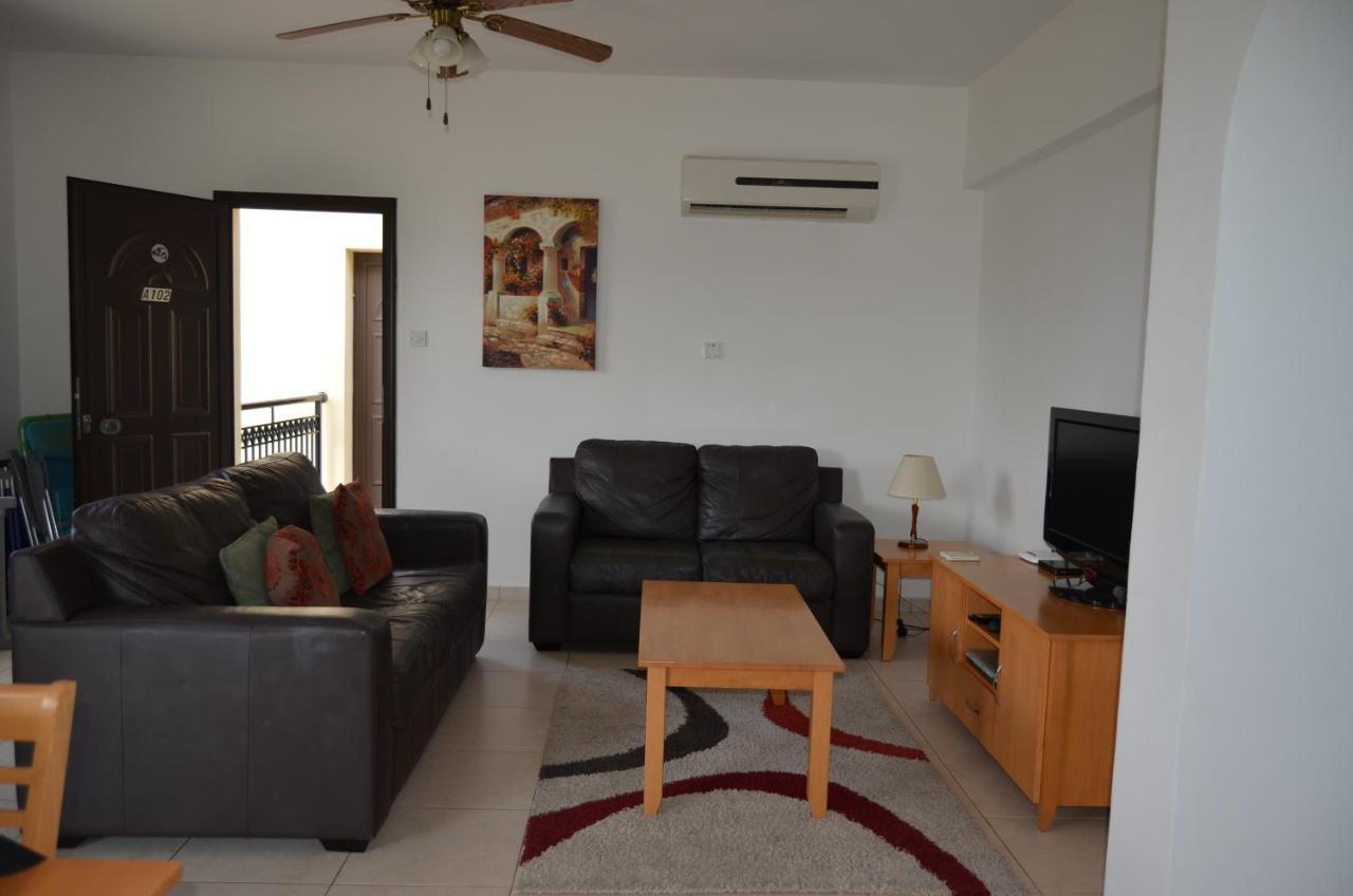 Faros Beach Apartment A102 Paphos Eksteriør bilde