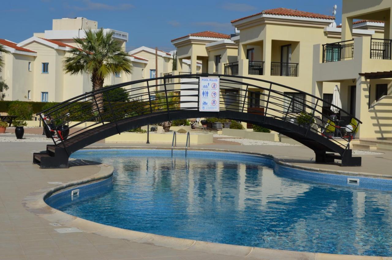 Faros Beach Apartment A102 Paphos Eksteriør bilde